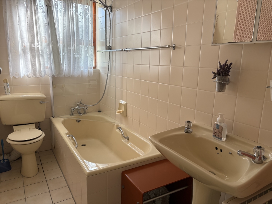4 Bedroom Property for Sale in Bowtie Western Cape